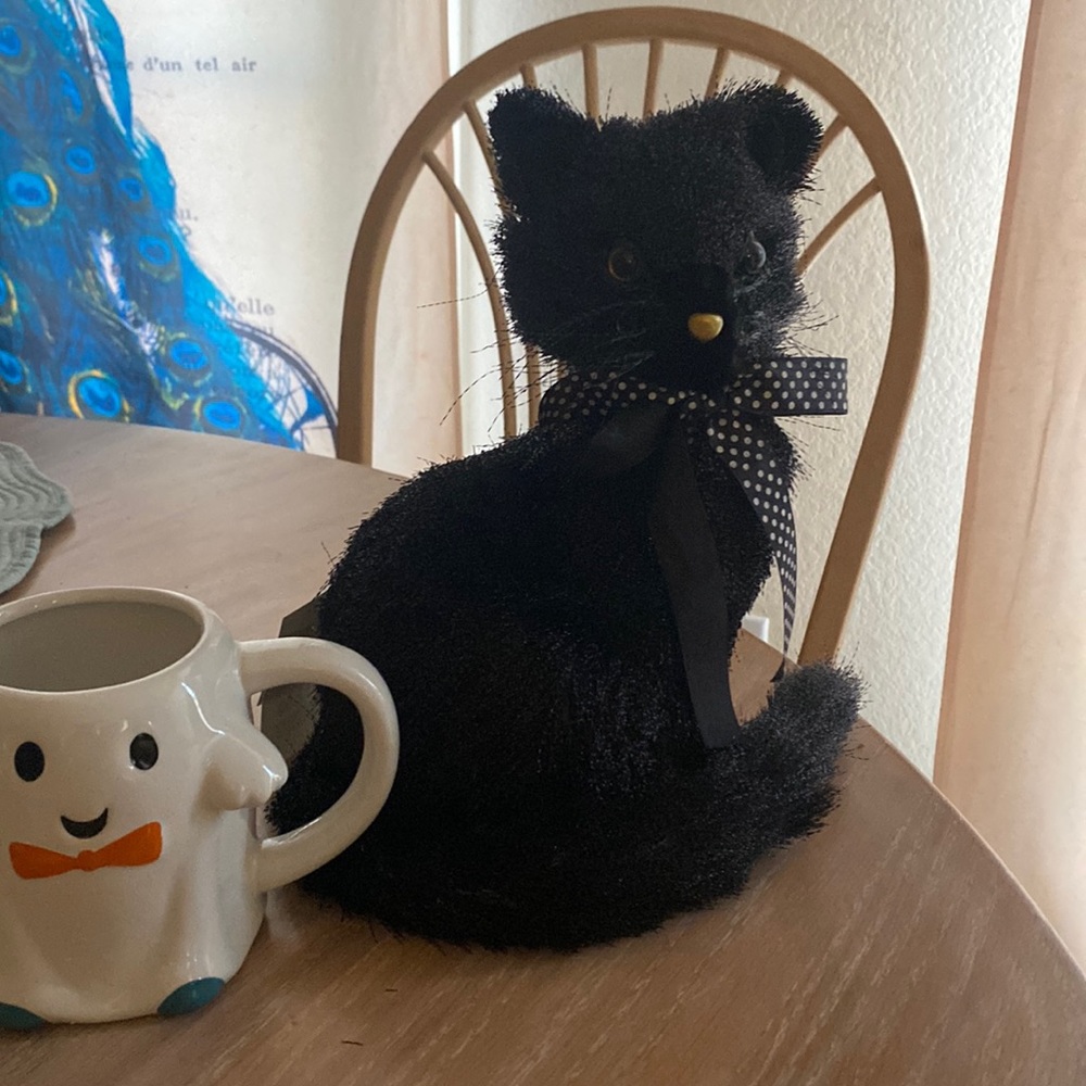 Black cat Halloween decor